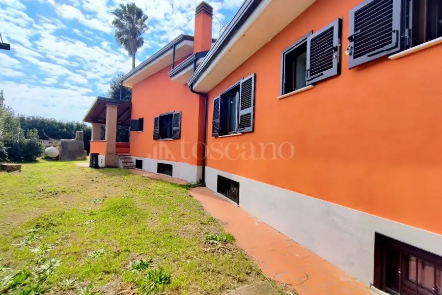 Villa in vendita di 250 mq a €240.000 (rif. 18/2026)