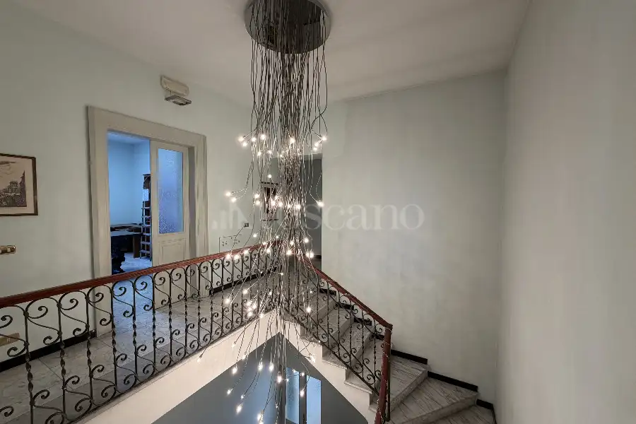 Palazzo in affitto di 600 mq a €16.000 (rif. 24/2025)