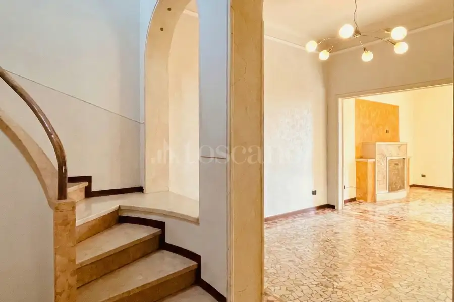 Villa Plurifamiliare in vendita di 255 mq a €650.000 (rif. 3/2026)