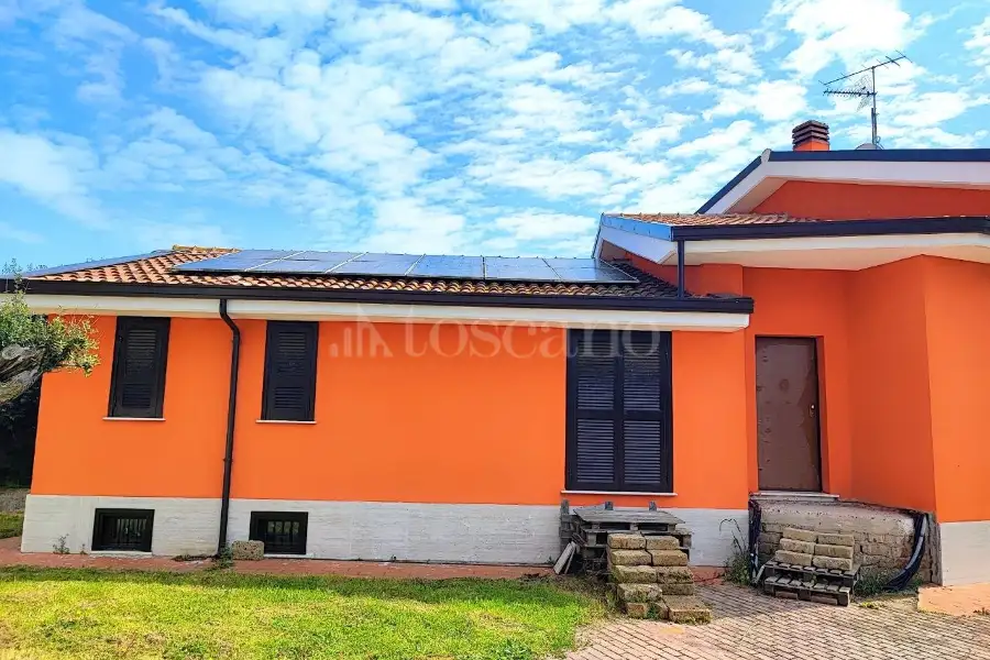Villa in vendita di 250 mq a €240.000 (rif. 18/2026)