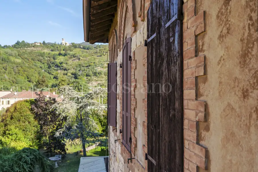 Villa in vendita di 600 mq trattativa riservata (rif. 40/2025)