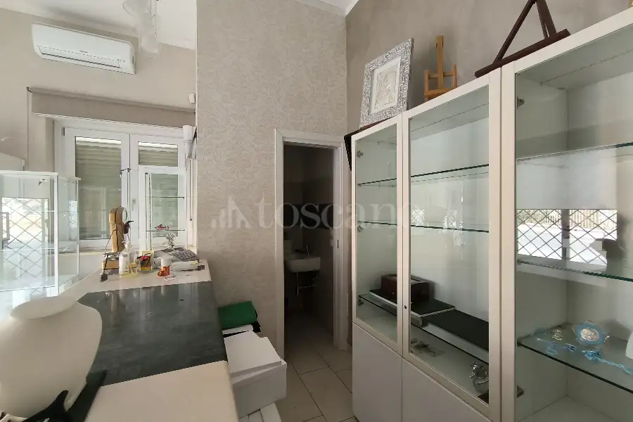 Negozio in affitto di 30 mq a €400 (rif. 30/2025)