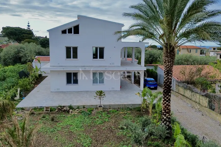 Villa in vendita di 346 mq a €365.000 (rif. 50/2024)