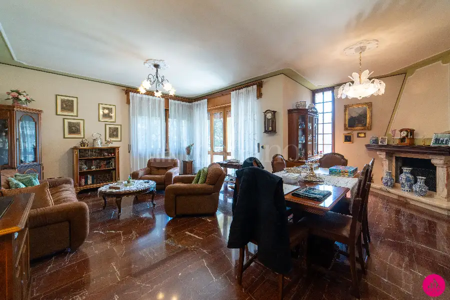 Villino a Schiera in vendita di 270 mq a €299.000 (rif. 98/2025)