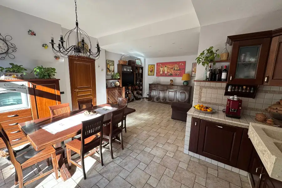 Villa in vendita di 210 mq a €490.000 (rif. 20/2026)