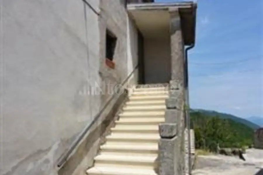 Casa in vendita di 91 mq a €38.000 (rif. 28/2022)