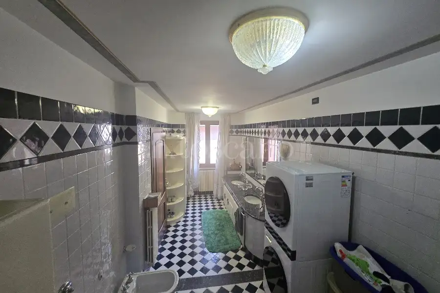Casa Indipendente in vendita di 410 mq a €615.000 (rif. 40/2025)