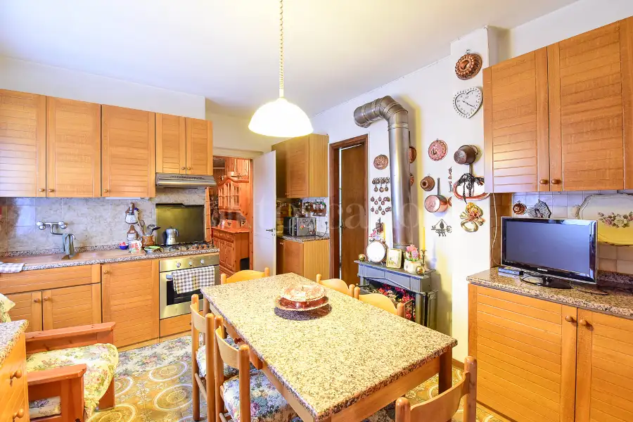 Casa Indipendente in vendita di 280 mq a €680.000 (rif. 26/2024)