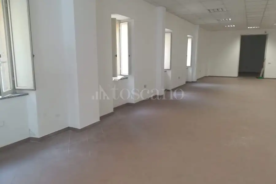 Negozio in vendita di 145 mq a €315.000 (rif. 41/2026)