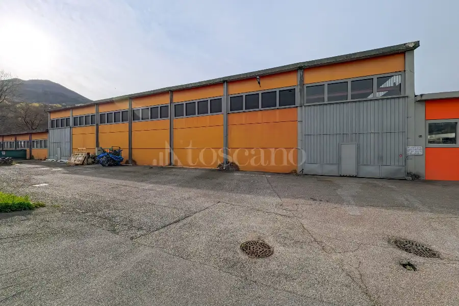 Capannone in vendita di 1.750 mq a €1.100.000 (rif. 135/2026)
