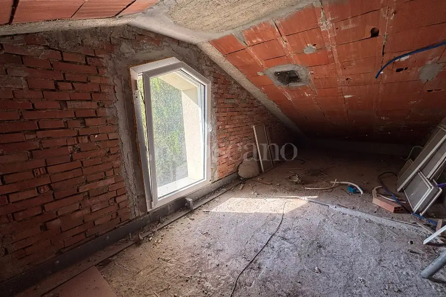 Villa in vendita di 345 mq a €820.000 (rif. 40/2026)