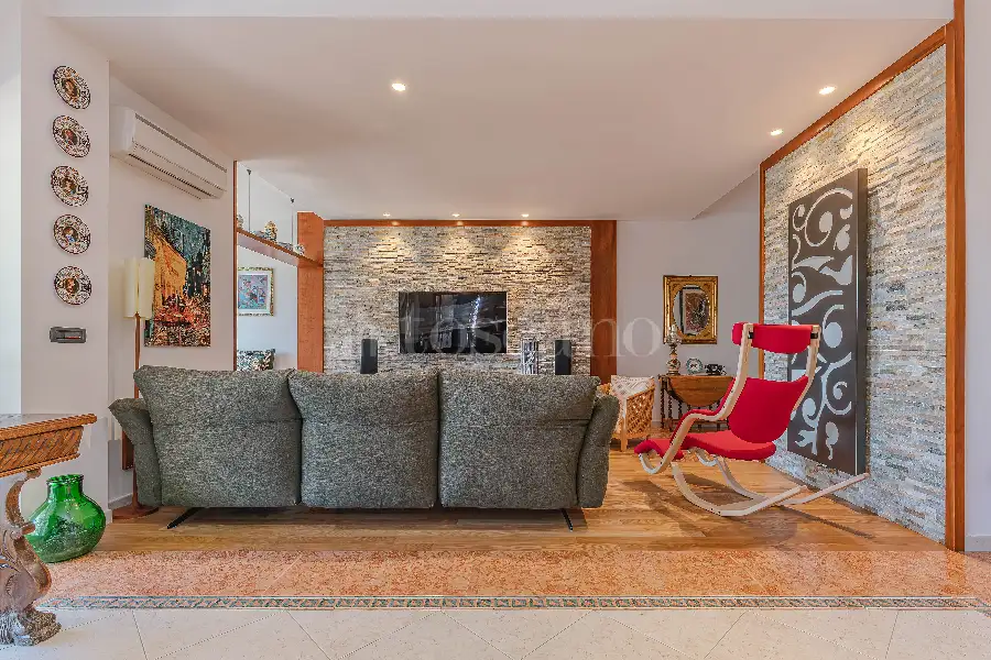 Casa in vendita di 177 mq a €550.000 (rif. 25/2026)