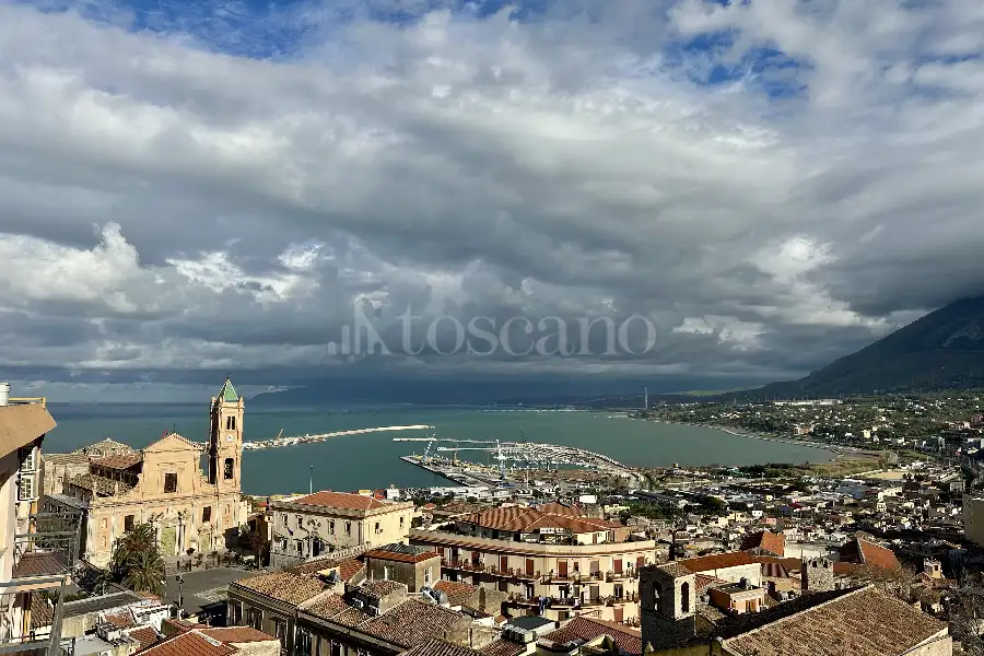 Attico in vendita di 175 mq a €255.000 (rif. 16/2026)