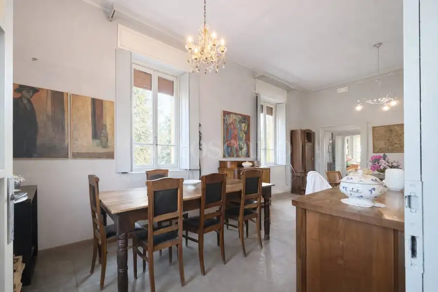 Villa in vendita di 440 mq a €469.000 (rif. 4/2026)