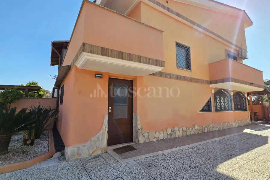 Villa Plurifamiliare in vendita di 130 mq a €249.000 (rif. 21/2026)