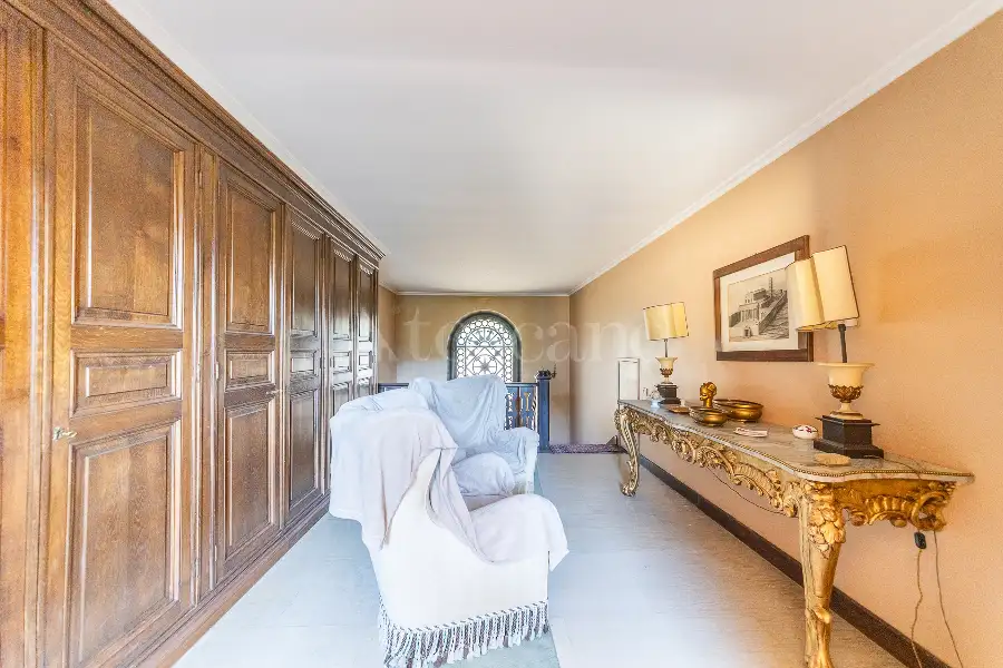 Villa in vendita di 750 mq a €1.950.000 (rif. 53/2026)