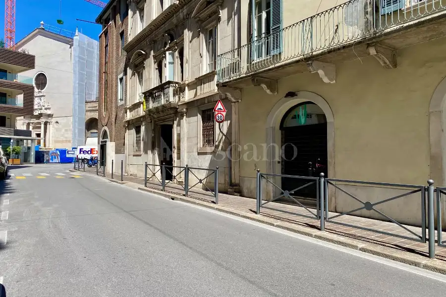 Negozio in affitto di 166 mq a €3.000 (rif. 19/2026)