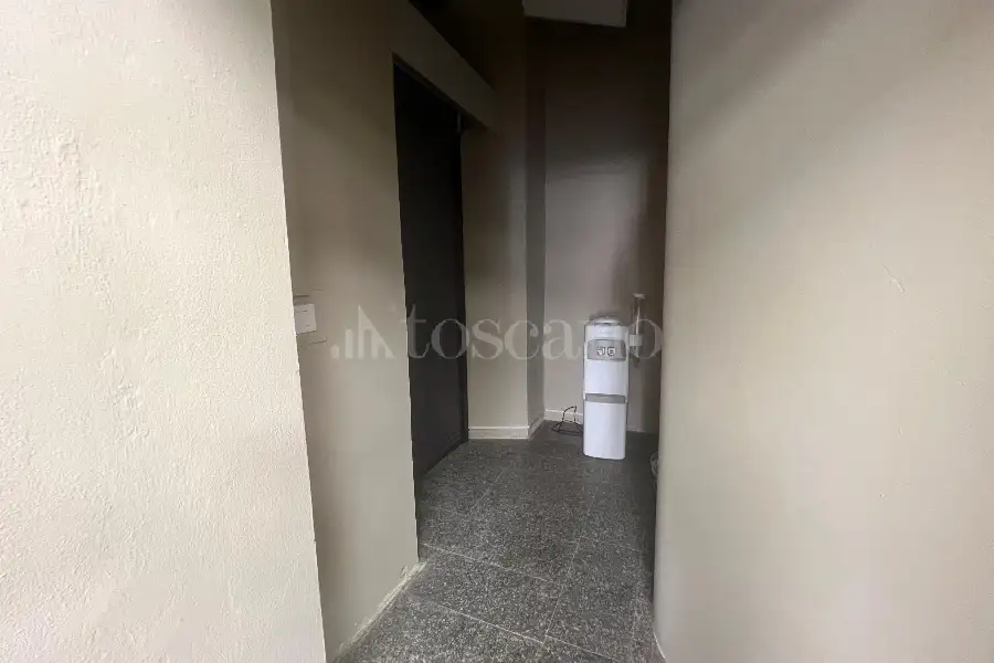 Negozio in affitto di 120 mq a €2.000 (rif. 37/2026)