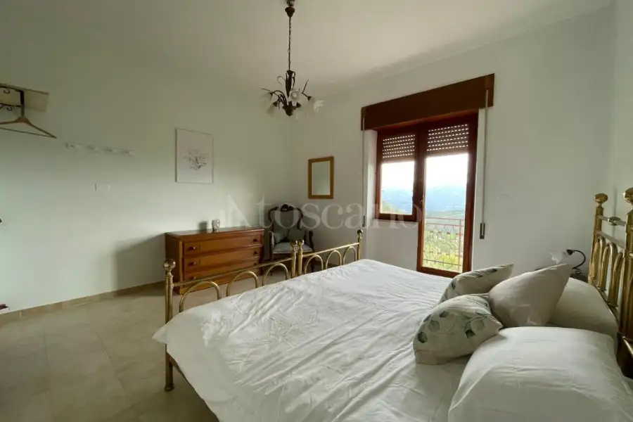 Casa Indipendente in vendita di 300 mq a €249.000 (rif. 18/2026)