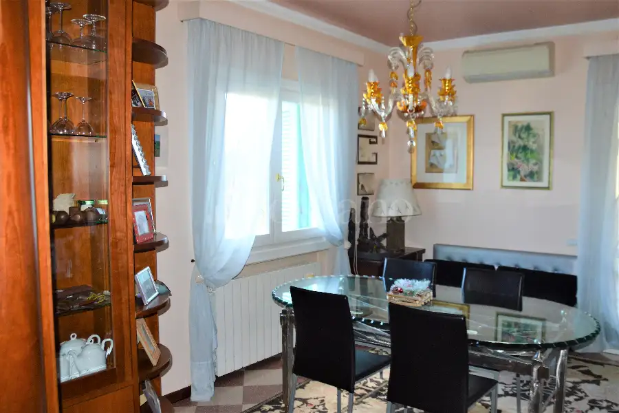 Villa Bifamiliare in vendita di 210 mq a €650.000 (rif. 39/2025)