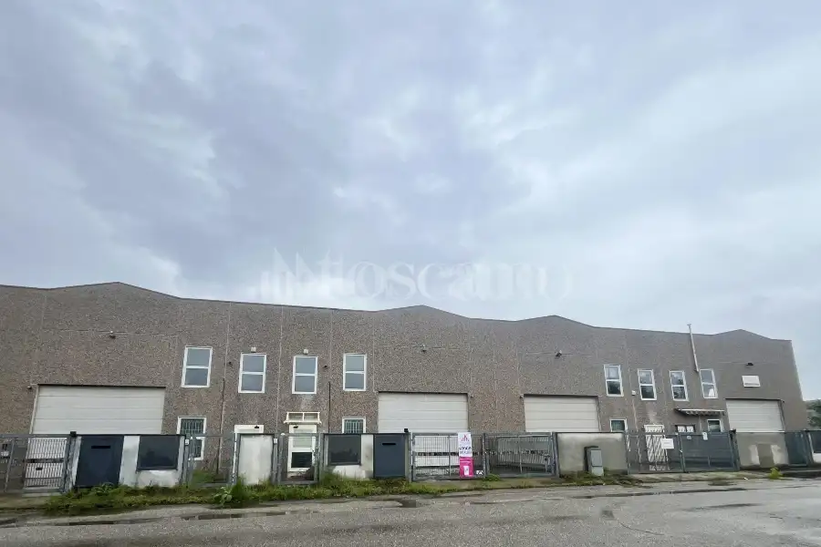Capannone in vendita di 1000 mq a €355,000 (rif. BL6141VE)