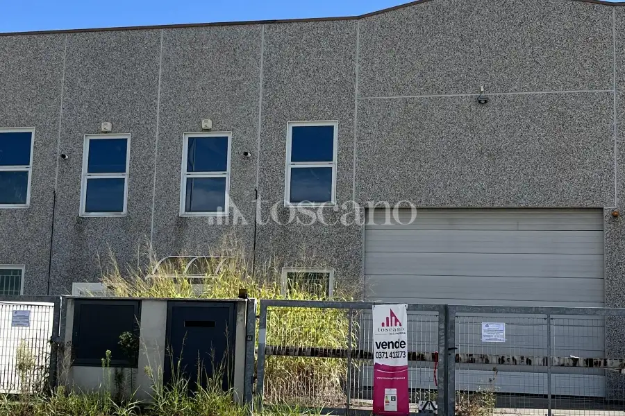 Capannone in vendita di 1000 mq a €355,000 (rif. BL6141VE)