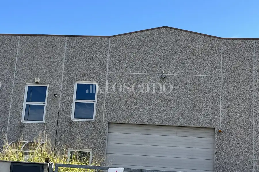 Capannone in vendita di 1000 mq a €355,000 (rif. BL6141VE)