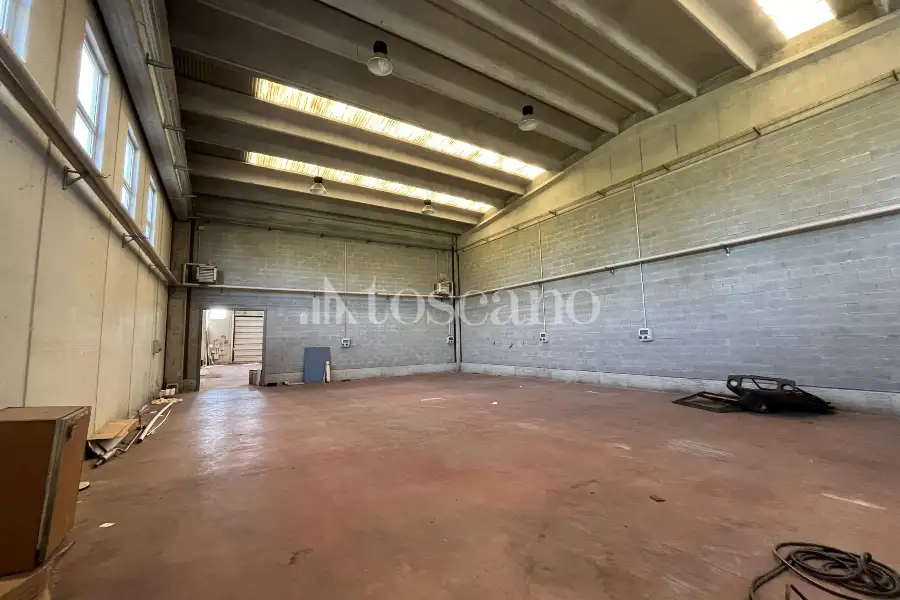 Capannone in vendita di 1000 mq a €355,000 (rif. BL6141VE)
