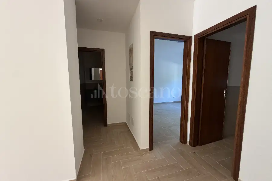 Ufficio in affitto di 98 mq a €850 (rif. 77/2026)