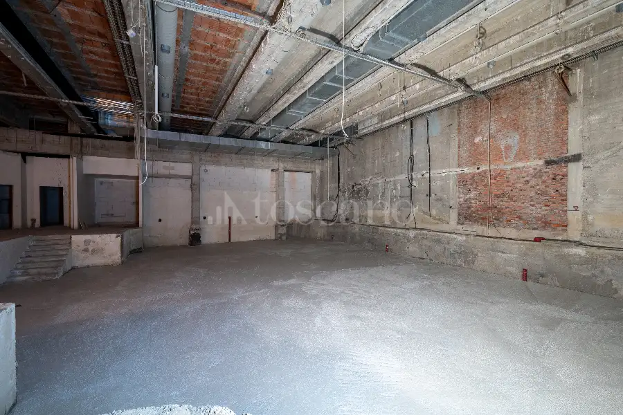 Magazzino in vendita di 1.200 mq a €350.000 (rif. 23/2025)