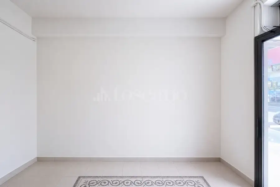 Negozio in vendita di 45 mq a €255.000 (rif. 14/2026)