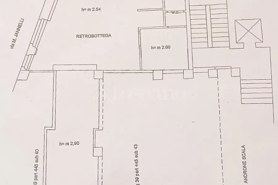 Negozio in affitto di 60 mq a €750 (rif. 74/2026)