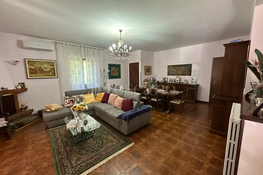 Villa in vendita di 260 mq a €849.000 (rif. 24/2025)
