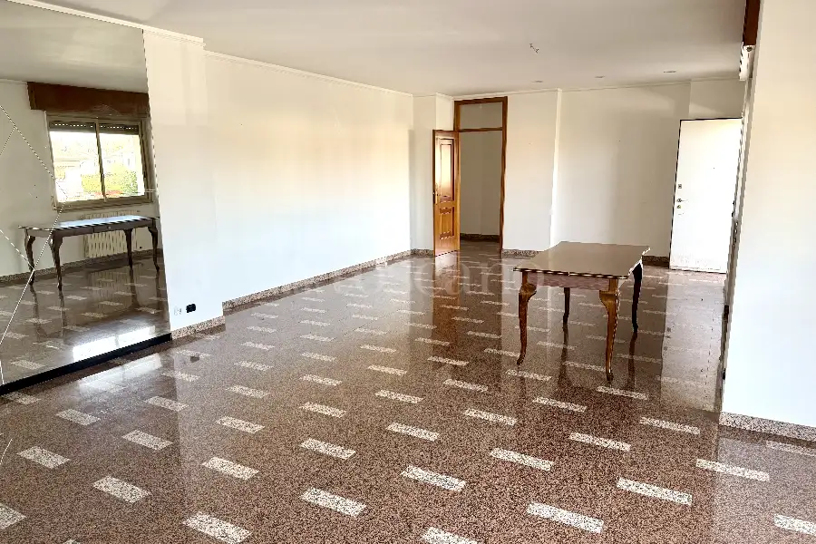 Villa Bifamiliare in vendita di 260 mq a €330.000 (rif. 9/2025)
