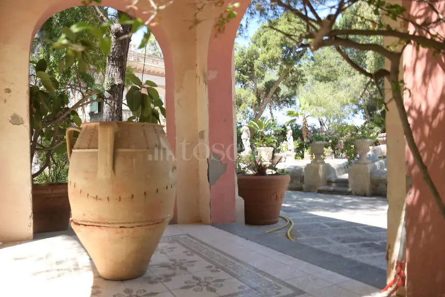 Villa in vendita di 603 mq a €1.770.000 (rif. 21/2023)