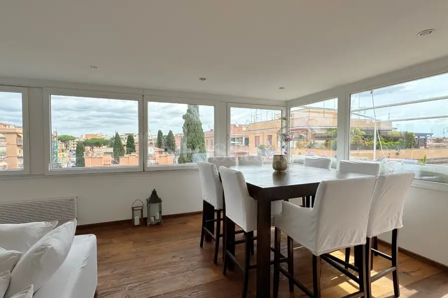 Attico in vendita di 97 mq a €325.000 (rif. 34/2026)