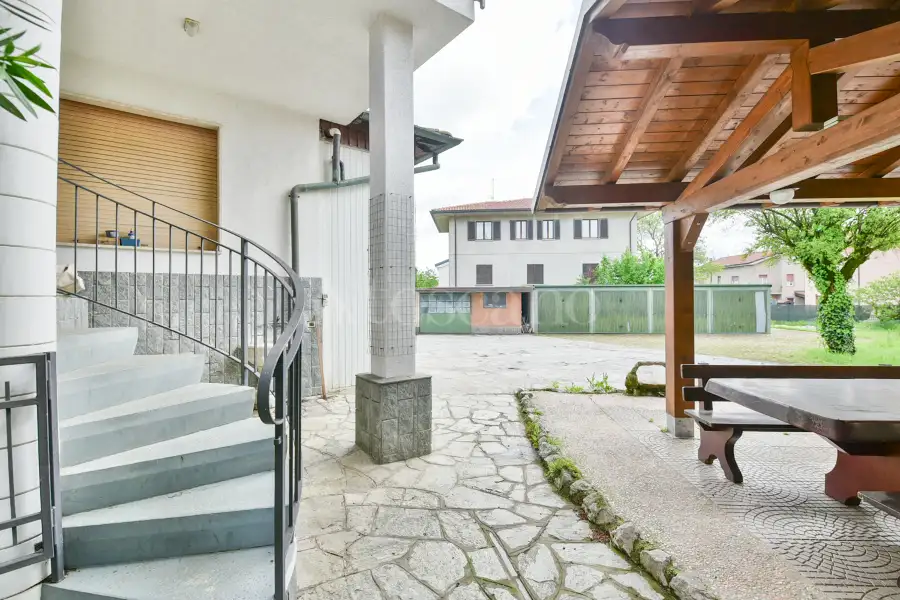 Casa Indipendente in vendita di 465 mq a €430.000 (rif. 29/2024)