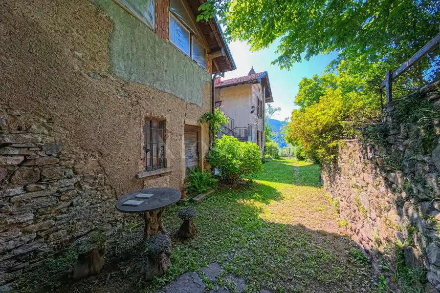 Villa Plurifamiliare in vendita di 310 mq a €515.000 (rif. 161/2026)