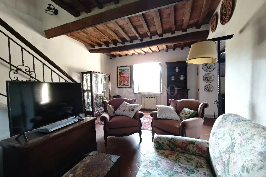 Casale in vendita di 300 mq a €570.000 (rif. 24/2022)