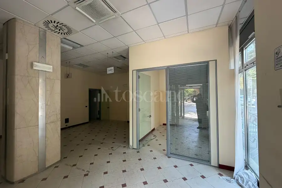 Negozio in affitto di 210 mq a €7.000 (rif. 13/2026)