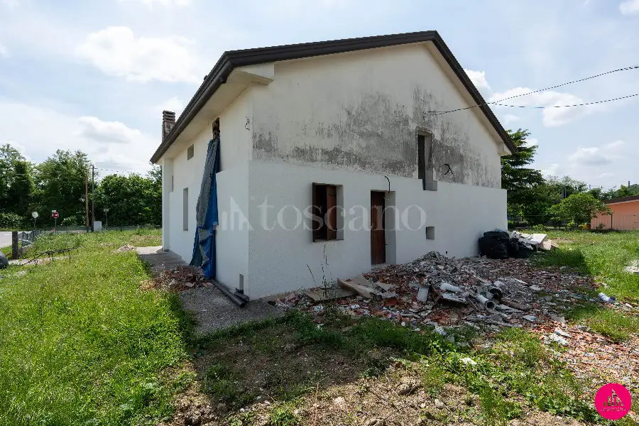 Casa Indipendente in vendita di 145 mq a €235.000 (rif. 79/2026)