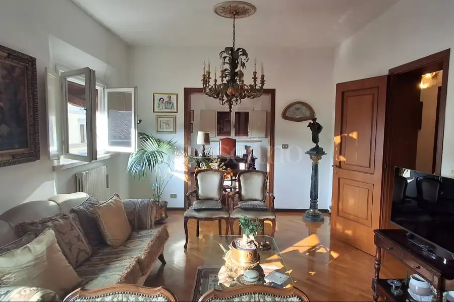 Casa in affitto di 150 mq a €2.500 (rif. 25/2026)