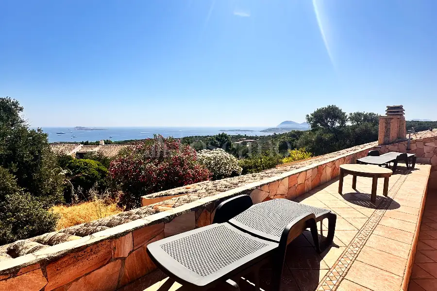Villa in vendita di 278 mq a €1.400.000 (rif. 41/2025)