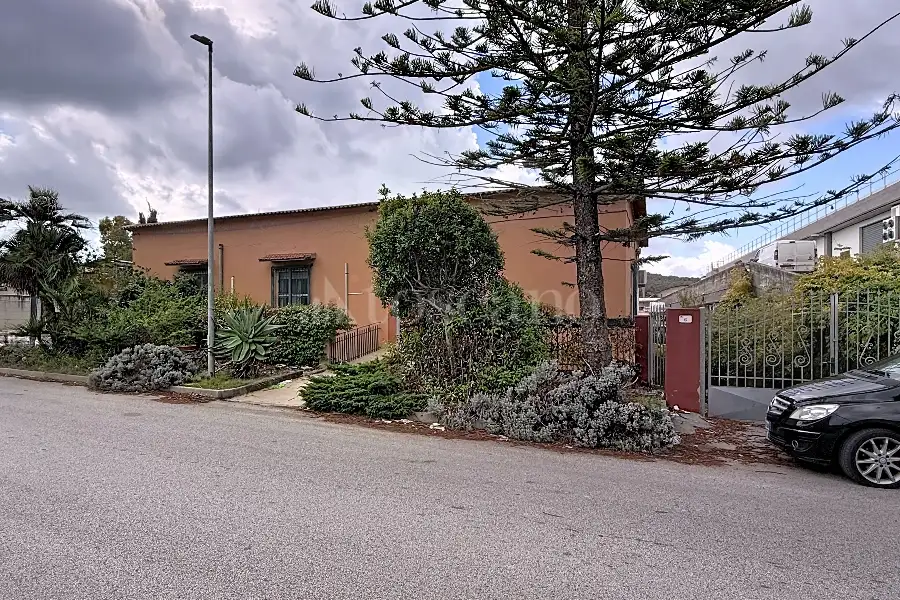 Casa Indipendente in vendita di 200 mq a €159.000 (rif. 185/2025)