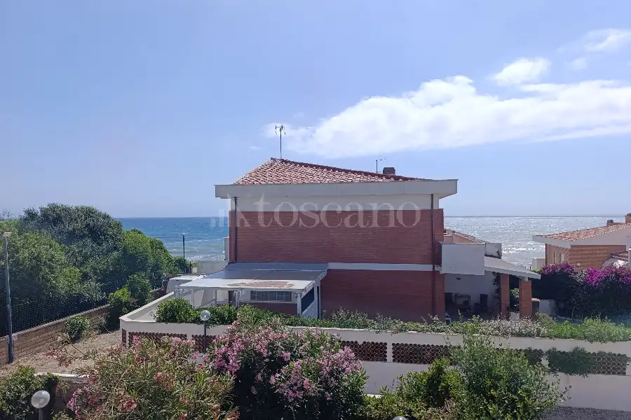 Villino a Schiera in affitto di 120 mq a €2.600 (rif. 49/2026)