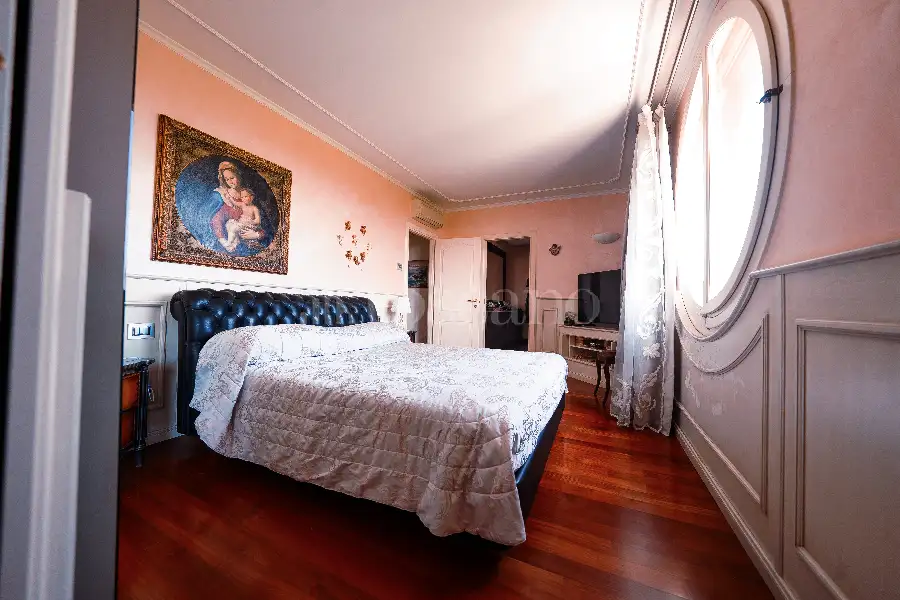 Casa Indipendente in vendita di 340 mq a €1.490.000 (rif. 24/2026)