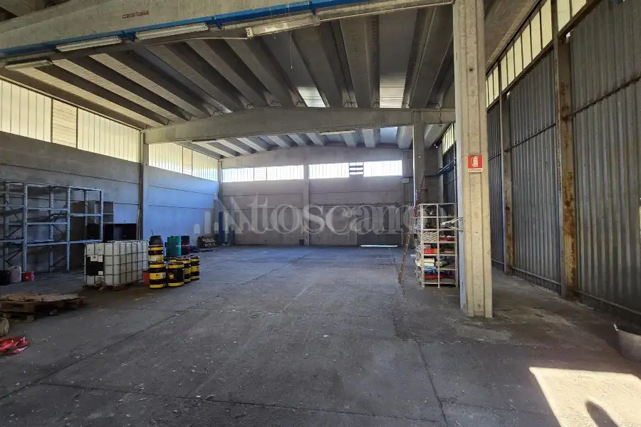 Capannone in vendita di 1000 mq a €395,000 (rif. TS0104VE)