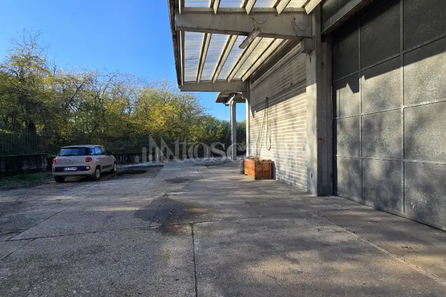Capannone in vendita di 1000 mq a €395,000 (rif. TS0104VE)