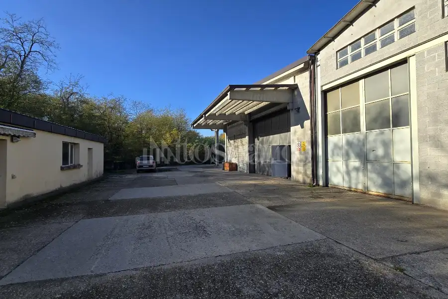 Capannone in vendita di 1000 mq a €395,000 (rif. TS0104VE)