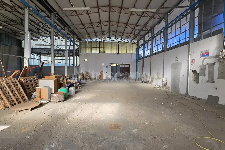 Capannone in vendita di 1000 mq a €395,000 (rif. TS0104VE)
